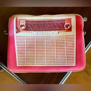 Vintage radio print laptop case